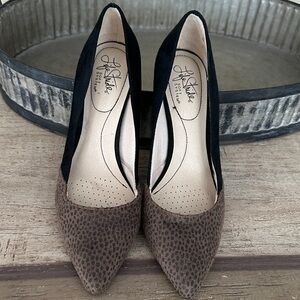 Life Stride Black and Brown Textured Heels